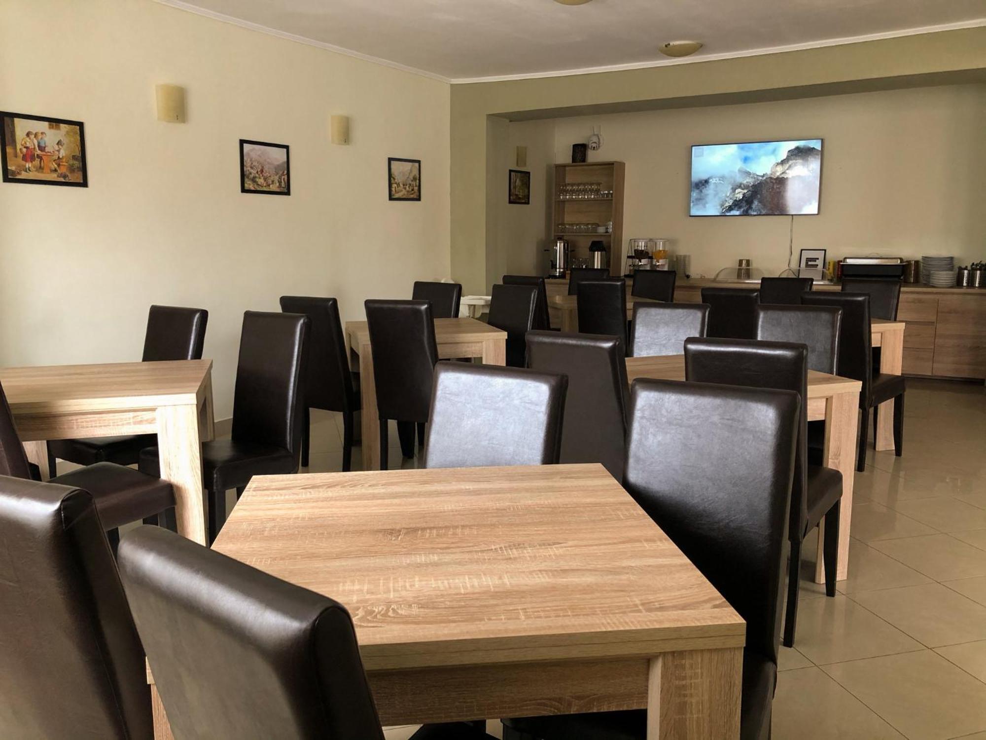 Pensiunea Aliart Zărneşti Exterior foto